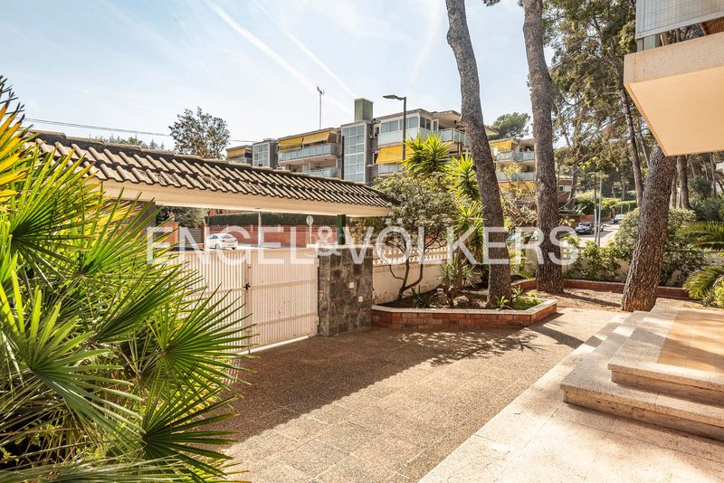 Foto 40c7b840-4b15-44e9-93fa-b2a9746b3091. Casa amb calefacció aparcament piscina a Montmar Castelldefels