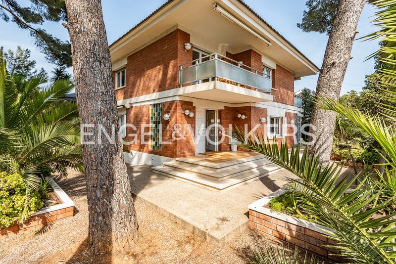 Foto 74a992c6-d00a-4a29-a5c0-407a855fb4d5. Casa amb calefacció aparcament piscina a Montmar Castelldefels