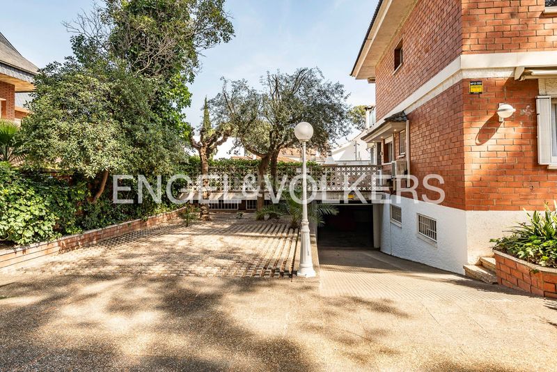 Foto cb87095f-d2c3-47ae-8014-be502f9945c5. Casa amb calefacció aparcament piscina a Montmar Castelldefels