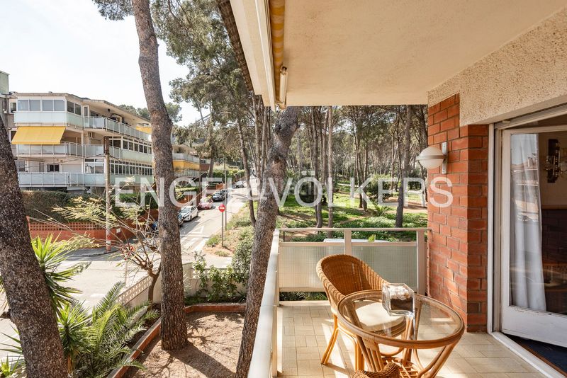 Foto d900bdbb-4d48-4497-825a-47fc68f0f404. Casa amb calefacció aparcament piscina a Montmar Castelldefels