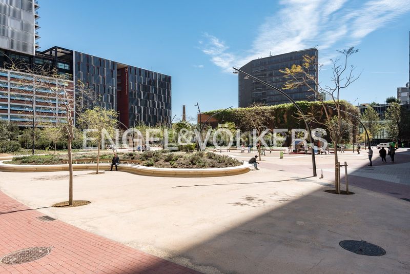 Foto f5ef2c86-1085-4d92-938a-9a7b09dcd3bb. Pis amb calefacció piscina a El Camp de l´Arpa del Clot Barcelona