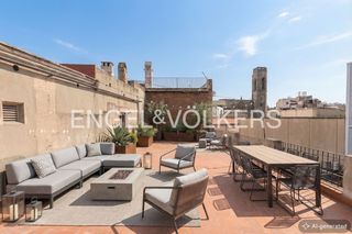 Pis a Gòtic. Fantástico piso con terraza privada de 60 m y ascensor en gótico