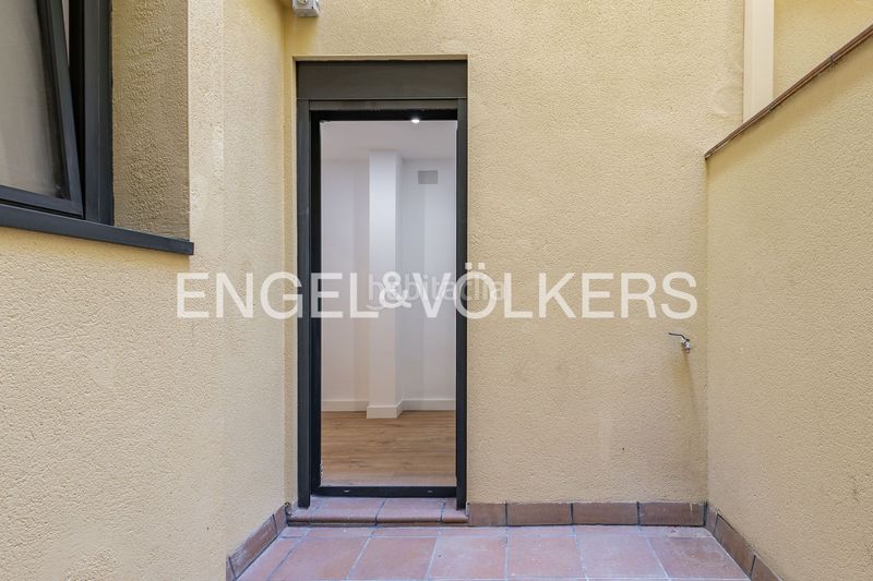 Foto a71ec97a-8382-4d5f-b17d-69a74a1a0e85. Casa amb calefacció aparcament a Centre Badalona
