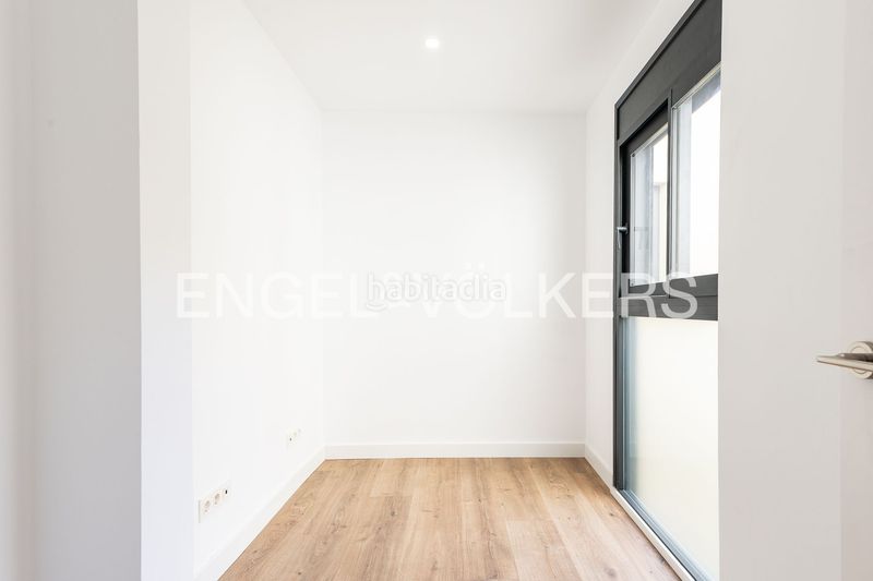 Foto aecf0eda-dd37-43cd-8217-8836f1be044e. Casa amb calefacció aparcament a Centre Badalona