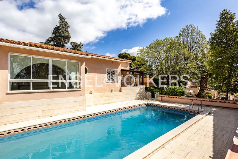 Foto d5d6ee8c-090d-4fa8-a3d7-dde69d761974. Casa amb calefacció aparcament piscina a La Miranda-Can Candeler Sant Just Desvern