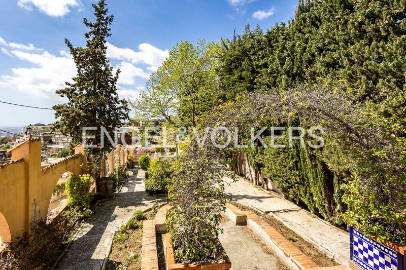 Foto fed3e922-f5b1-43db-9391-d150bd3d29f9. Casa amb calefacció aparcament piscina a La Miranda-Can Candeler Sant Just Desvern