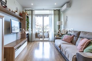Pis a El Poble Sec - Parc de Montjuïc. Exclusivo piso de 4 habitaciones y 2 baños en poblesec vive esti