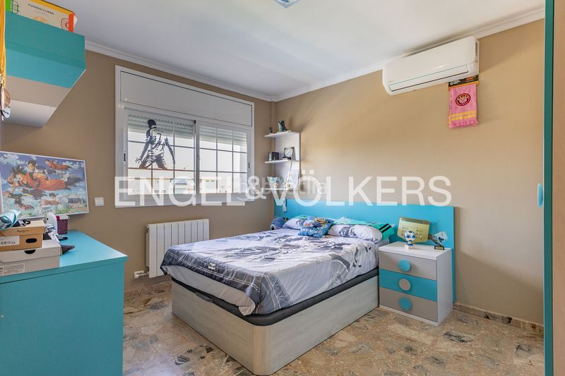 Foto cc9579a1-40ea-4056-9e9d-aafd8a44ccc0. Casa amb calefacció aparcament piscina a Can Parellada Terrassa