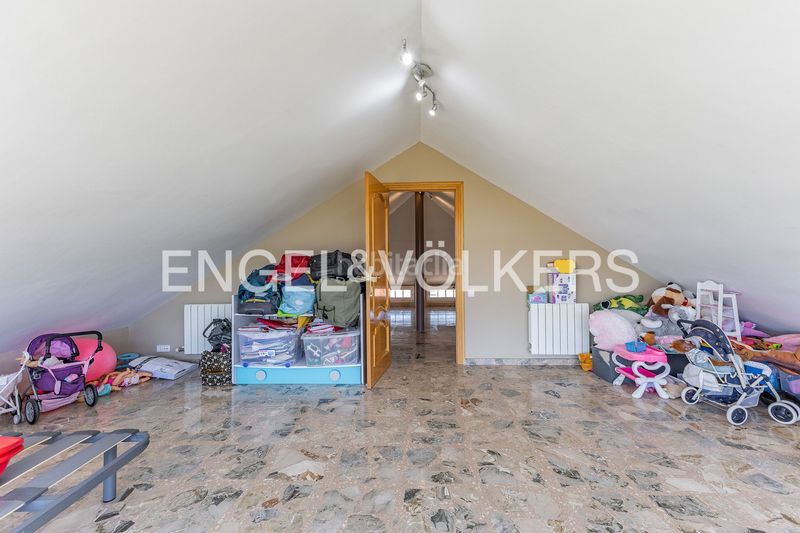 Foto e4a4fb01-2504-49a7-90a3-78881db1b9be. Casa amb calefacció aparcament piscina a Can Parellada Terrassa