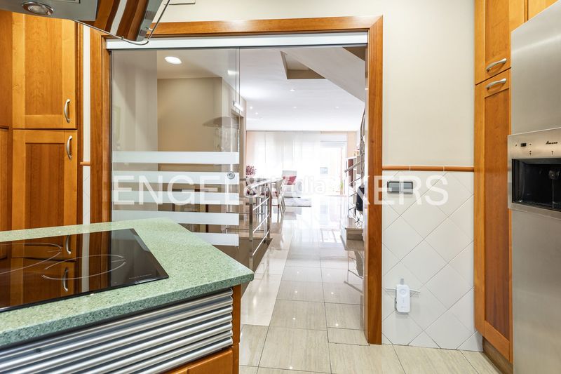 Foto 0cb323f2-a3a3-44e5-ad4b-df627f34212e. Casa amb calefacció aparcament piscina a Vilapicina - Torre Llobeta Barcelona
