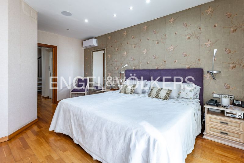 Foto 2634aa18-ee29-4e34-ad07-aa182e53396f. Casa amb calefacció aparcament piscina a Vilapicina - Torre Llobeta Barcelona