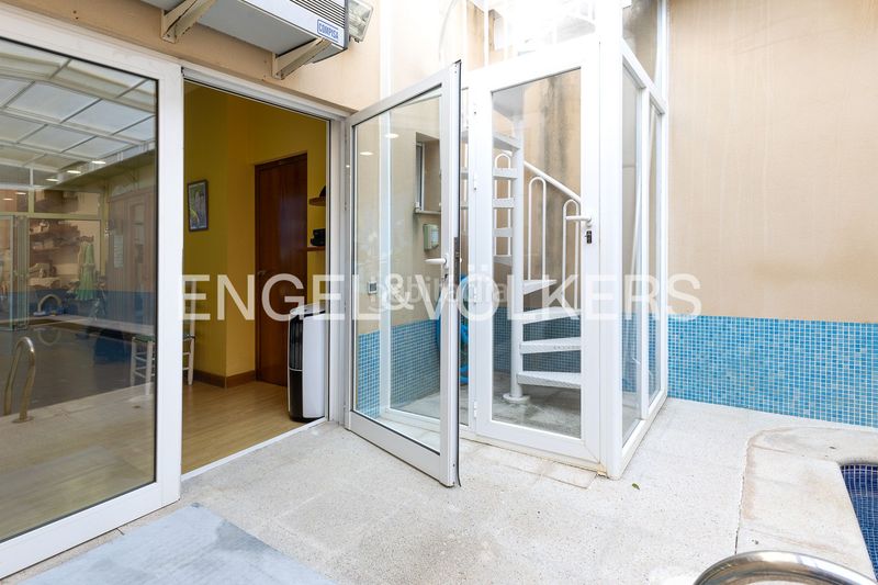 Foto 51819bb3-5445-4522-88f0-34593c9d4e88. Casa amb calefacció aparcament piscina a Vilapicina - Torre Llobeta Barcelona