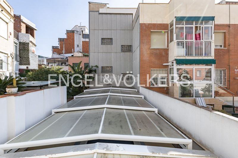 Foto 5931c0c5-7adc-421b-86a6-08386b48f1cb. Casa amb calefacció aparcament piscina a Vilapicina - Torre Llobeta Barcelona