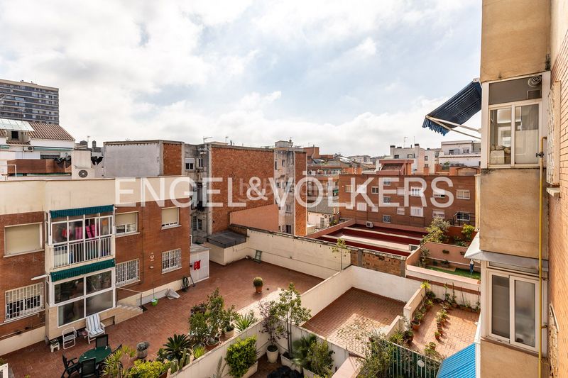 Foto 881e0e16-3d40-4fc8-945f-c67e1da698f5. Casa amb calefacció aparcament piscina a Vilapicina - Torre Llobeta Barcelona