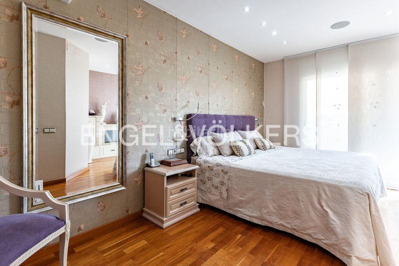 Foto 8ce394c5-ab94-4792-9554-7efe5d452913. Casa amb calefacció aparcament piscina a Vilapicina - Torre Llobeta Barcelona