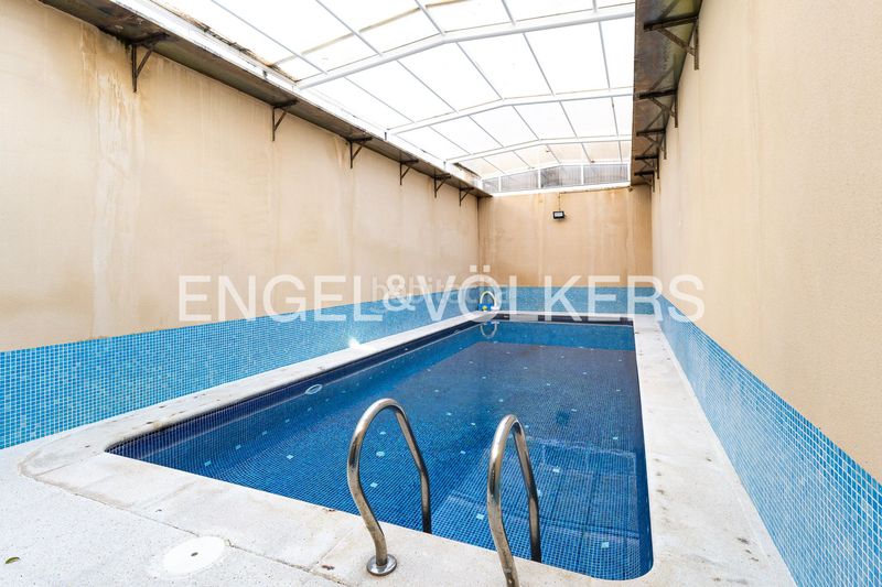 Foto b7159cab-b4f8-40ea-8c7d-703401a8f9e7. Casa amb calefacció aparcament piscina a Vilapicina - Torre Llobeta Barcelona