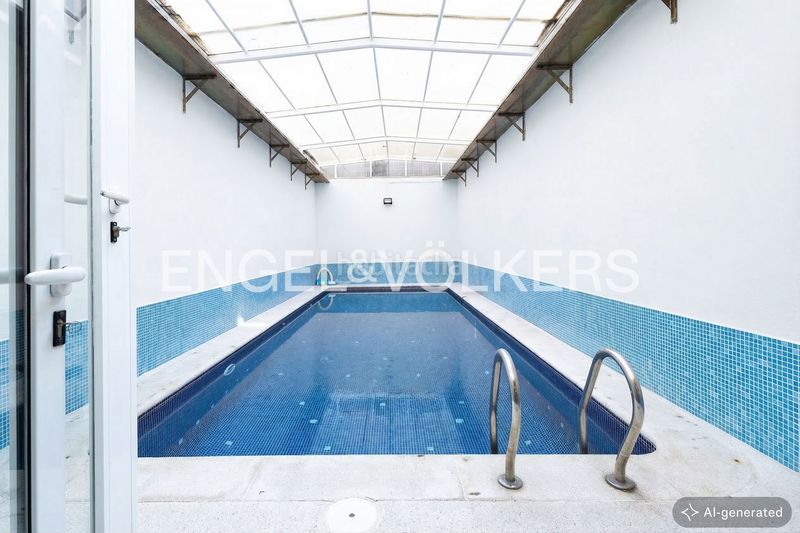 Foto b91cf18f-b77e-447b-bfdd-50feede4c670. Casa amb calefacció aparcament piscina a Vilapicina - Torre Llobeta Barcelona