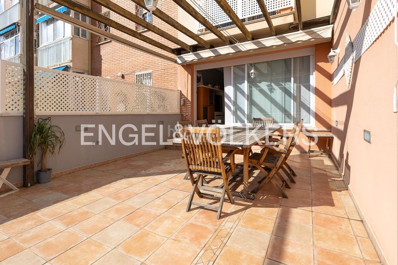 Foto c2a5c8f2-bedd-49c0-9b26-87330a0449f0. Casa amb calefacció aparcament piscina a Vilapicina - Torre Llobeta Barcelona