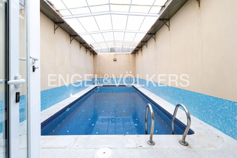 Foto d939bf75-9570-470e-8859-75b78df6e457. Casa amb calefacció aparcament piscina a Vilapicina - Torre Llobeta Barcelona
