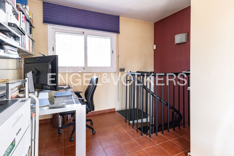 Foto f019c55c-3ab9-40f3-8334-18c44dc816d5. Casa amb calefacció aparcament piscina a Vilapicina - Torre Llobeta Barcelona