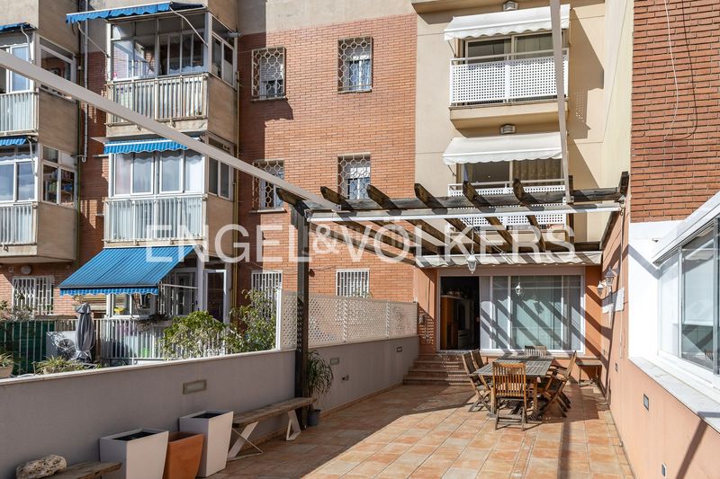 Foto f75abdb8-7827-48bc-8662-e1a445b6d81a. Casa amb calefacció aparcament piscina a Vilapicina - Torre Llobeta Barcelona