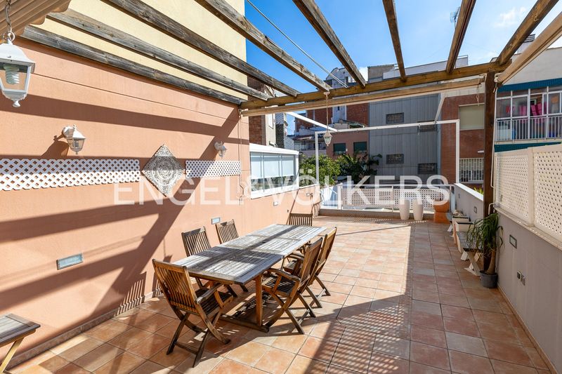 Foto fb4a6279-da1c-4404-94fb-7dc5ca7a02fb. Casa amb calefacció aparcament piscina a Vilapicina - Torre Llobeta Barcelona