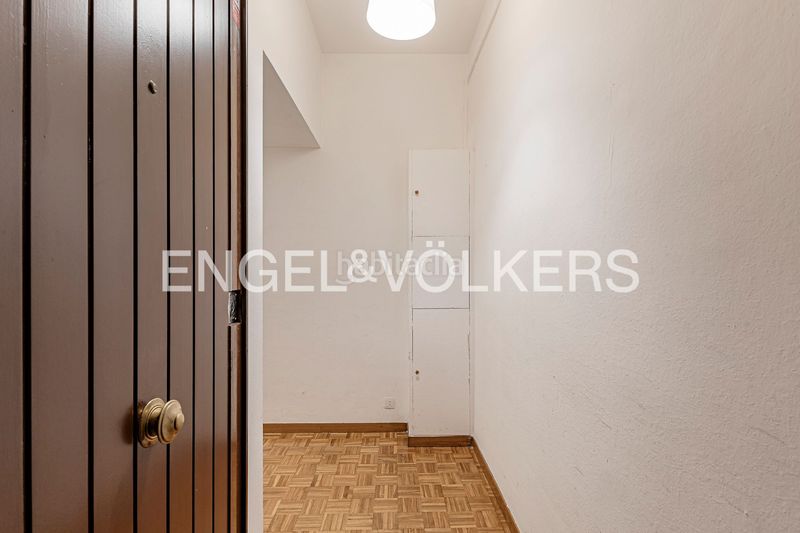 Piso alto con espectaculares vistas a la sagrada família en Barcelona - Imagen 32