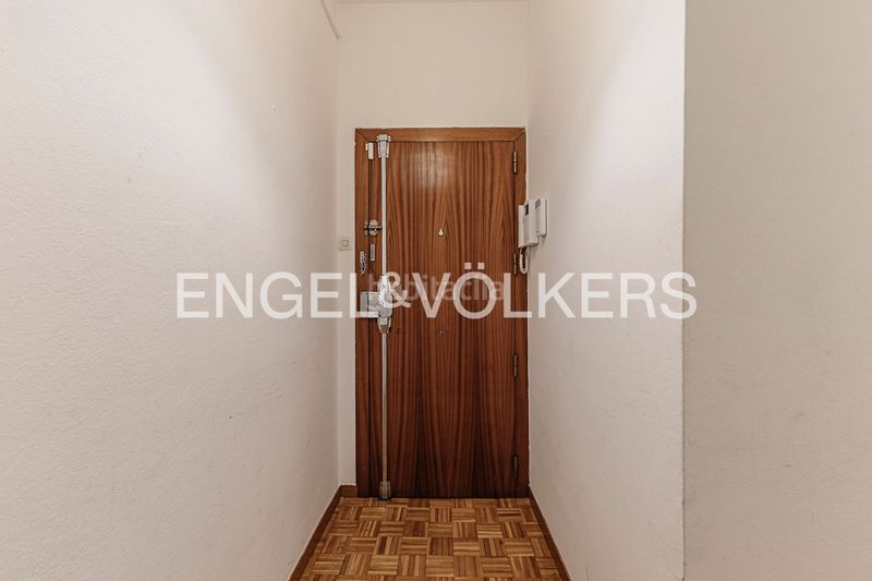 Piso alto con espectaculares vistas a la sagrada família en Barcelona - Imagen 31
