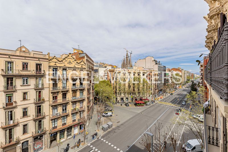 Piso alto con espectaculares vistas a la sagrada família en Barcelona - Imagen 5