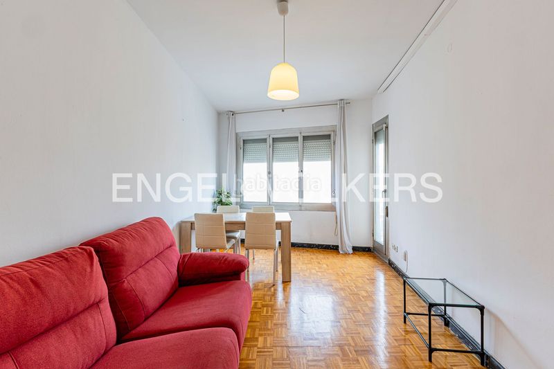 Piso alto con espectaculares vistas a la sagrada família en Barcelona - Imagen 2
