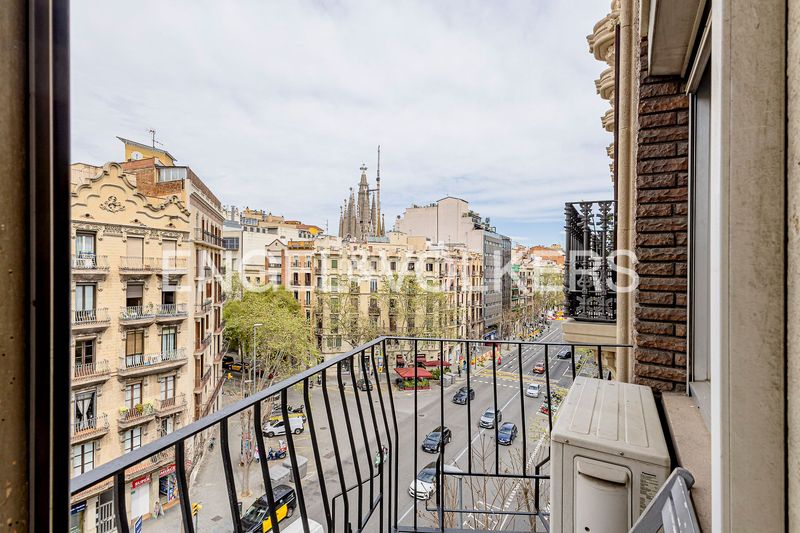 Piso alto con espectaculares vistas a la sagrada família en Barcelona