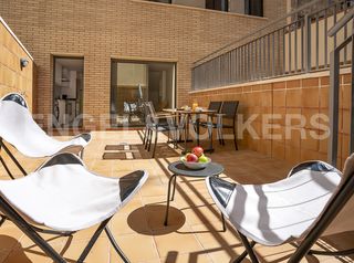 Lloguer Pis a Collblanc. Hermoso duplex vacacional con terraza en collblanc