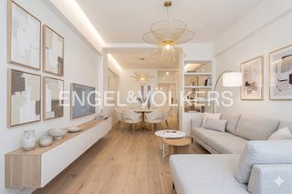 Flat  Carrer de mejía lequerica. Vivienda con gran potencial de reforma en les corts