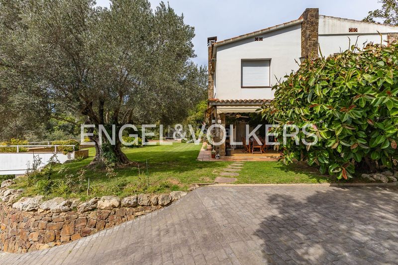 Foto ac86c10b-9b6a-4ef5-990c-4c7452c67a02. Casa amb calefacció aparcament a Bellaterra