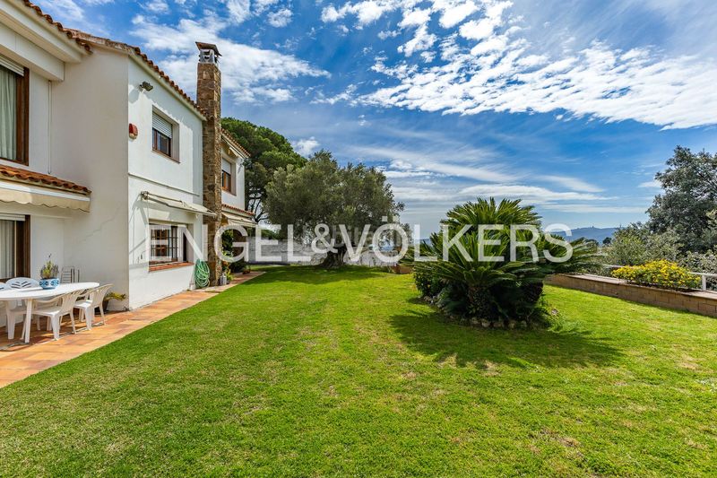 Foto d96fa633-241d-46f2-836f-efa4a0bc22dd. Casa amb calefacció aparcament a Bellaterra