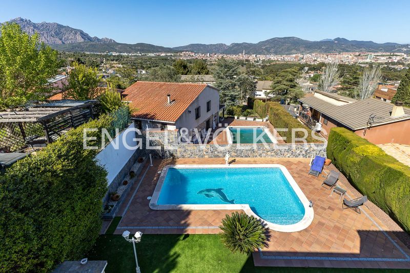 Foto 008d07dd-f2ef-4220-9d6f-cb3b7ab42757. Casa amb calefacció piscina a Can Rial Esparreguera