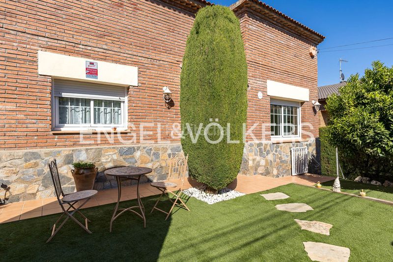 Foto 0361fc2e-a84c-4f70-9070-92b756fdc396. Casa amb calefacció piscina a Can Rial Esparreguera