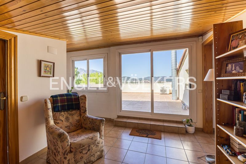 Foto 0b9de3fa-d5b2-48a7-81a6-b3d7d39c2573. Casa amb calefacció piscina a Can Rial Esparreguera