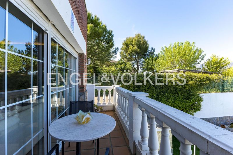 Foto 0e51c52e-bd8c-417b-a33c-fa870c22c999. Casa amb calefacció piscina a Can Rial Esparreguera