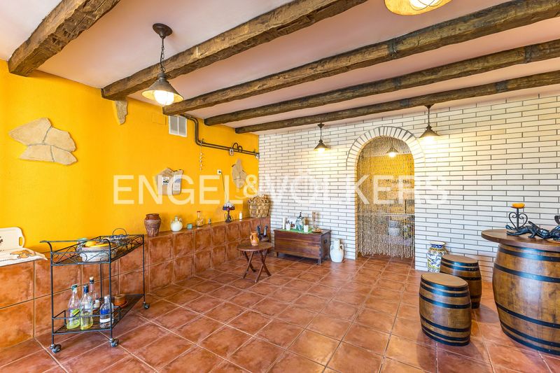 Foto 176629a2-2d46-4e59-843f-b949890990df. Casa amb calefacció piscina a Can Rial Esparreguera