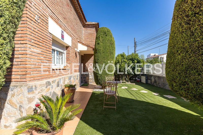 Foto 4268abf1-f774-46a0-8659-746ff5db7dc1. Casa amb calefacció piscina a Can Rial Esparreguera