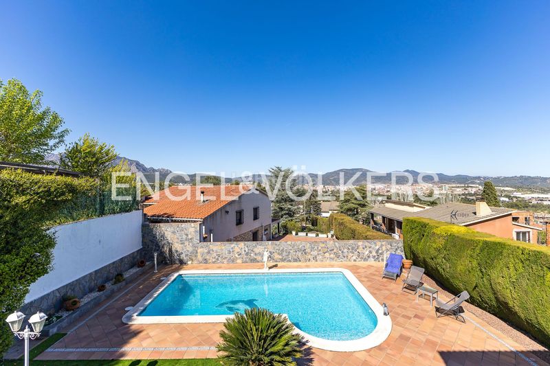 Foto 804cd083-86bb-4ee8-9f6e-c3ed30d2cf3b. Casa amb calefacció piscina a Can Rial Esparreguera