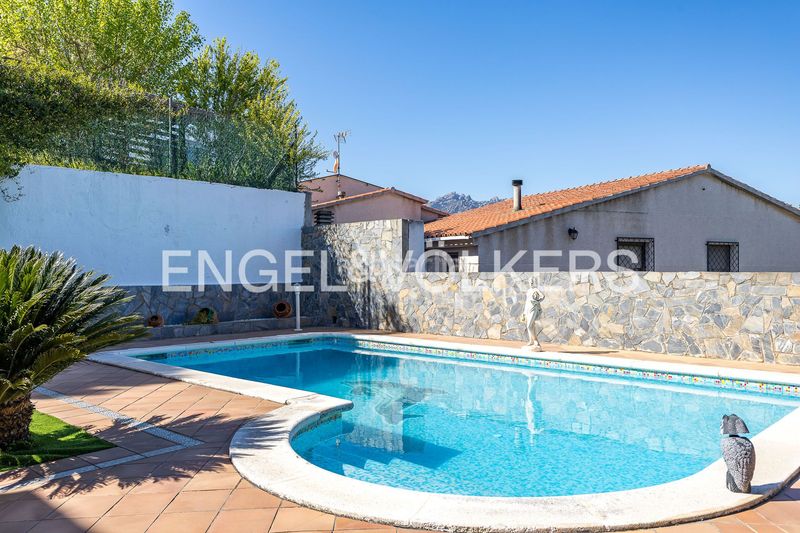 Foto a075c274-281c-4627-a8c7-a78b6f4468df. Casa amb calefacció piscina a Can Rial Esparreguera