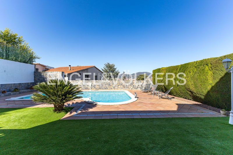Foto eec287a9-154b-4bad-9c28-223c6396af2e. Casa amb calefacció piscina a Can Rial Esparreguera