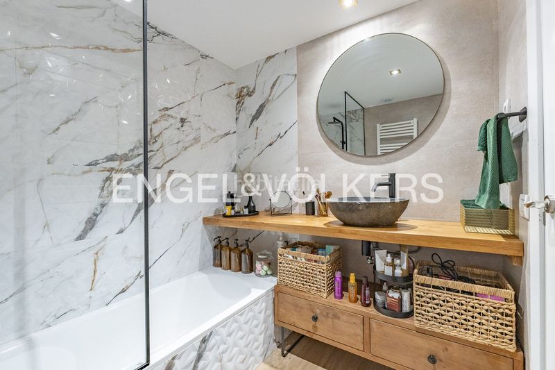 Foto 64229f51-1869-4c58-8f0f-c5729bbbc753. Dúplex amb calefacció aparcament a La Serreta Rubí