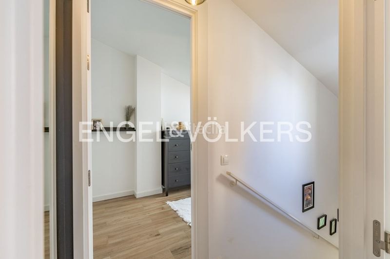 Foto 1ea56482-0443-4c4a-a604-586720a5c807. Dúplex viva con distinción piso moderno de 3 dormitorios con terraza y balcón, edificio 2019 con ascensor, accesible y seguro, a en Rubí