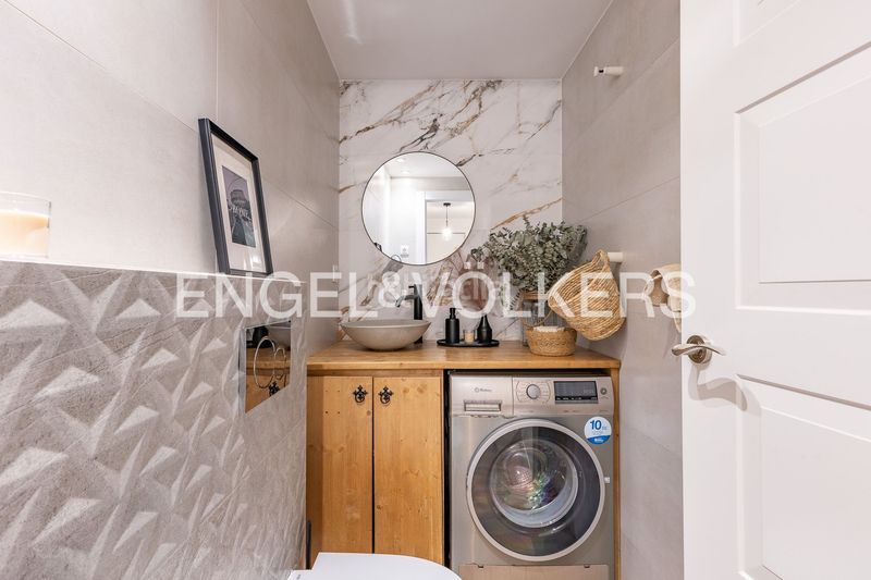 Foto 4a664a0d-8ca6-486c-be96-6ea816128abc. Dúplex viva con distinción piso moderno de 3 dormitorios con terraza y balcón, edificio 2019 con ascensor, accesible y seguro, a en Rubí