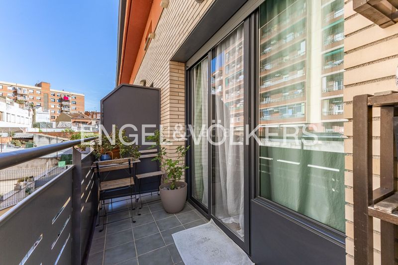 Foto 74f8779e-6316-49f0-ad04-3f2d368fc31c. Dúplex viva con distinción piso moderno de 3 dormitorios con terraza y balcón, edificio 2019 con ascensor, accesible y seguro, a en Rubí