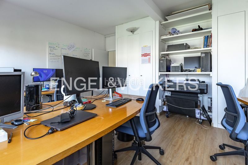 Foto 30e75cfe-a454-427d-b639-803d1c5e33b3. Pis amb calefacció a La Vila Olímpica del Poblenou Barcelona