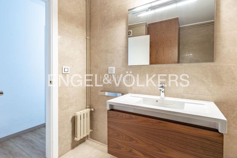 Foto 84fd3028-f083-4f92-a0d7-8ff7b6a1c81c. Pis amb calefacció a La Vila Olímpica del Poblenou Barcelona